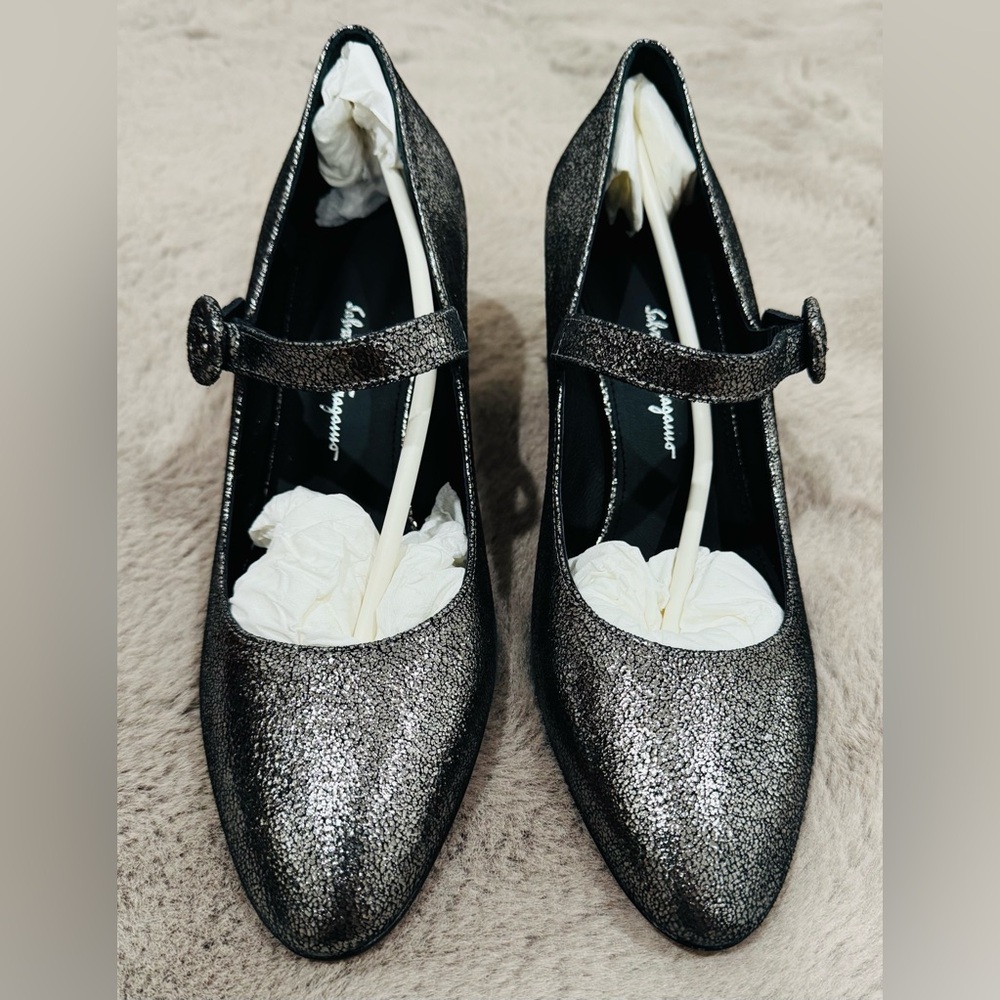 Salvatore Ferragamo Brand new pump in size 7C.